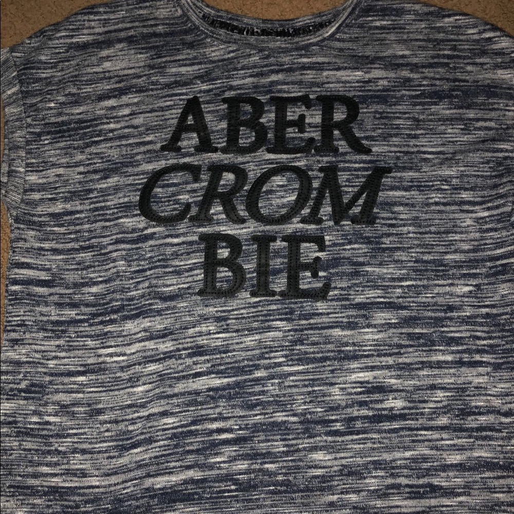 Grey shirt sleeve Abercrombie shirt